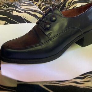 Nickels Soft Navy Leather. Vintage, never worn. Size 6.5 M